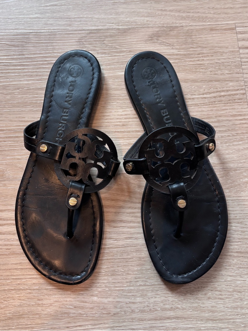 Tory Burch Women’s 8 Miller Sandals Black Leather Thong Casual Flip Flops
